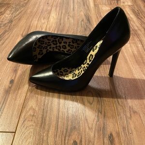 3 inch pointed pumps